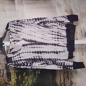 New with tags! Miss Halladay Womens Large linen knit black white sweater top